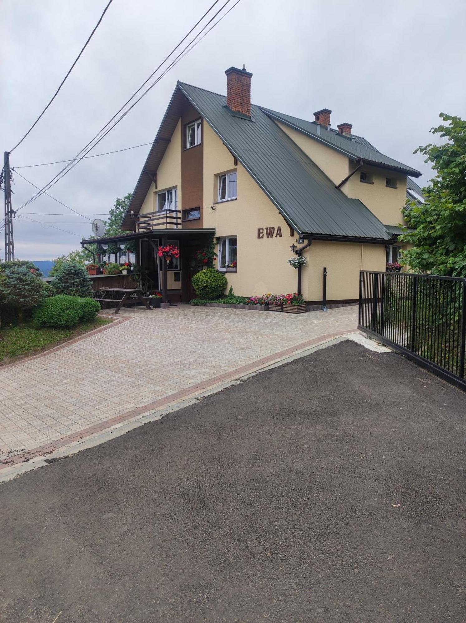 Dom Goscinny Ewa - Noclegi W Polanczyku Exteriér fotografie