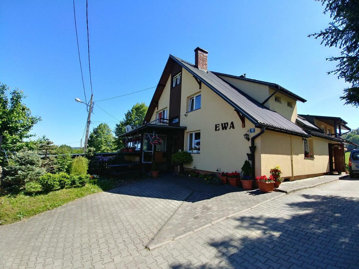 Dom Goscinny Ewa - Noclegi W Polanczyku Exteriér fotografie